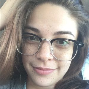 Meet your Posher, Courtney